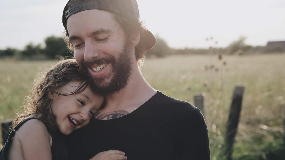 Пробирає до сліз: зворушливі фото татусів з малюками