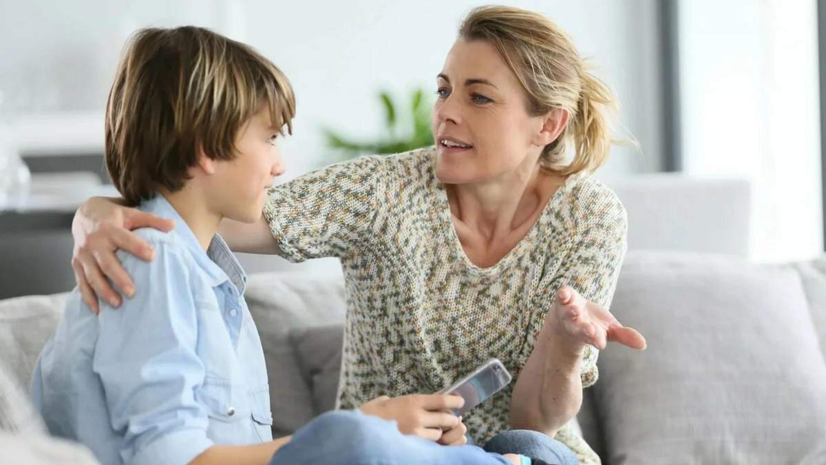Что родителям нужно обсуждать с ребенком ежедневно: 4 важные темы Что родителям нужно обсуждать с ребенком ежедневно: 4 важные темы