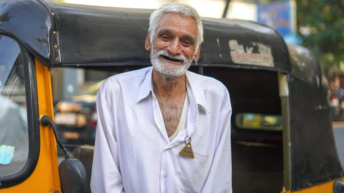 Дедушка продал дом и жил в такси: какую мечту внучки захотел осуществить пенсионер - Семья