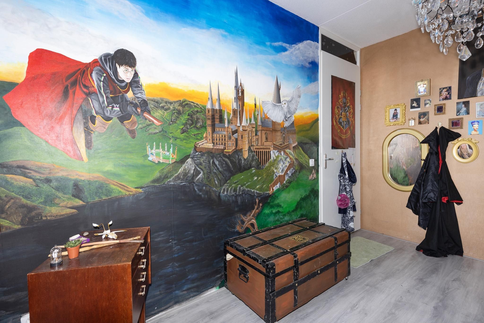 Жінка перетворила кімнату доньки на Хогвартс: неймовірні фото