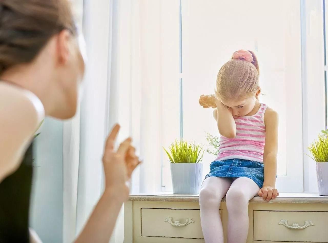 Чи можна карати дітей та чому дитина не слухається – поради
