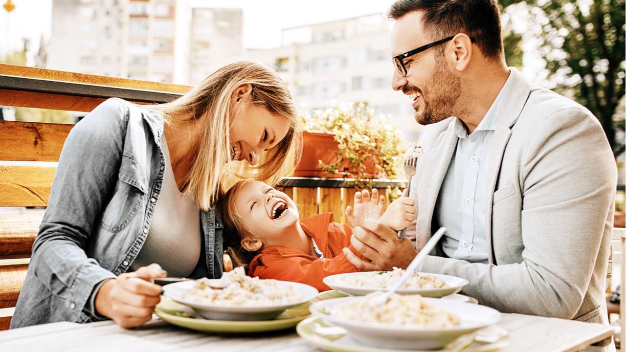 Люди щасливіші, коли проводять більше часу з сім'єю: дослідження