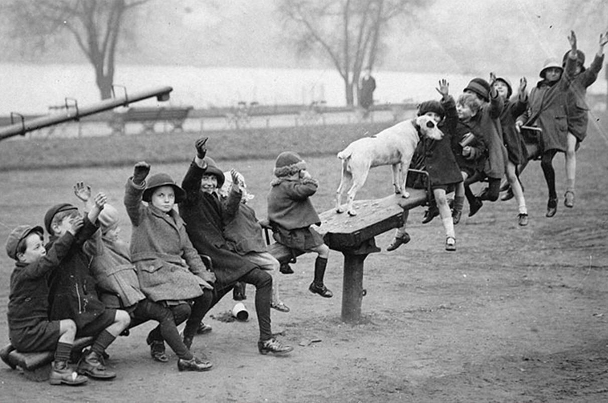 Чим займалися діти, коли не було ґаджетів: архівні фото Чим займалися діти, коли не було ґаджетів: архівні фото