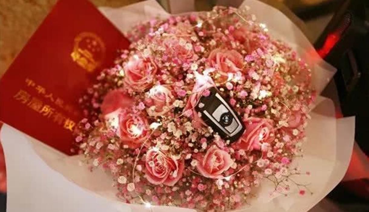 Девушка оригинально сделала предложение любимому и он не смог отказать Девушка оригинально сделала предложение любимому и он не смог отказать