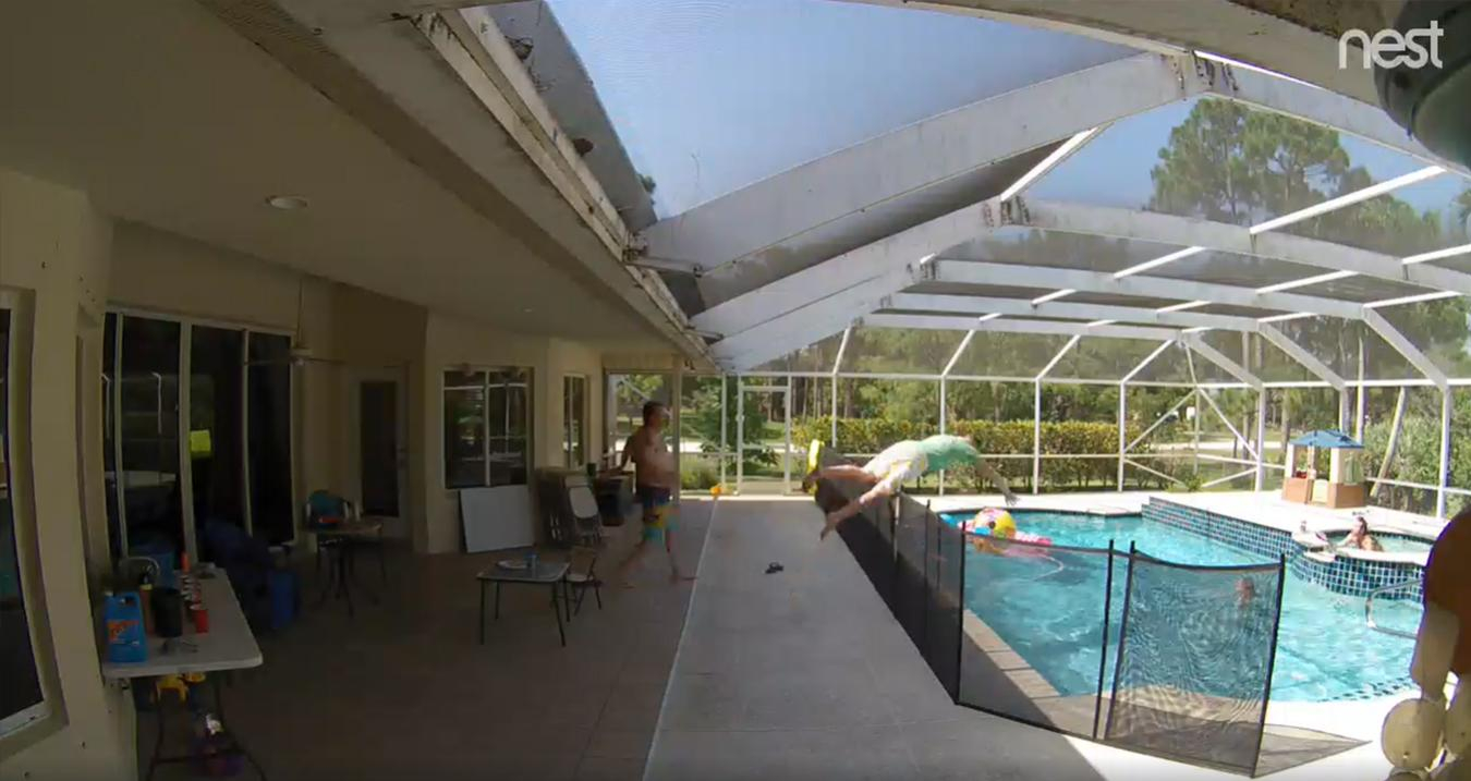 Папа героически спас сына, который едва не утонул в бассейне: видео