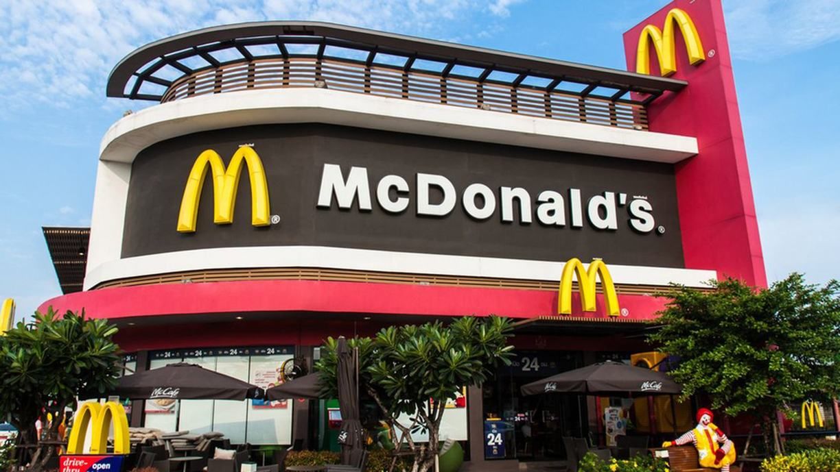 МакДональдс в Украине: как бренд стал таким успешным и что известно о гендиректоре компании