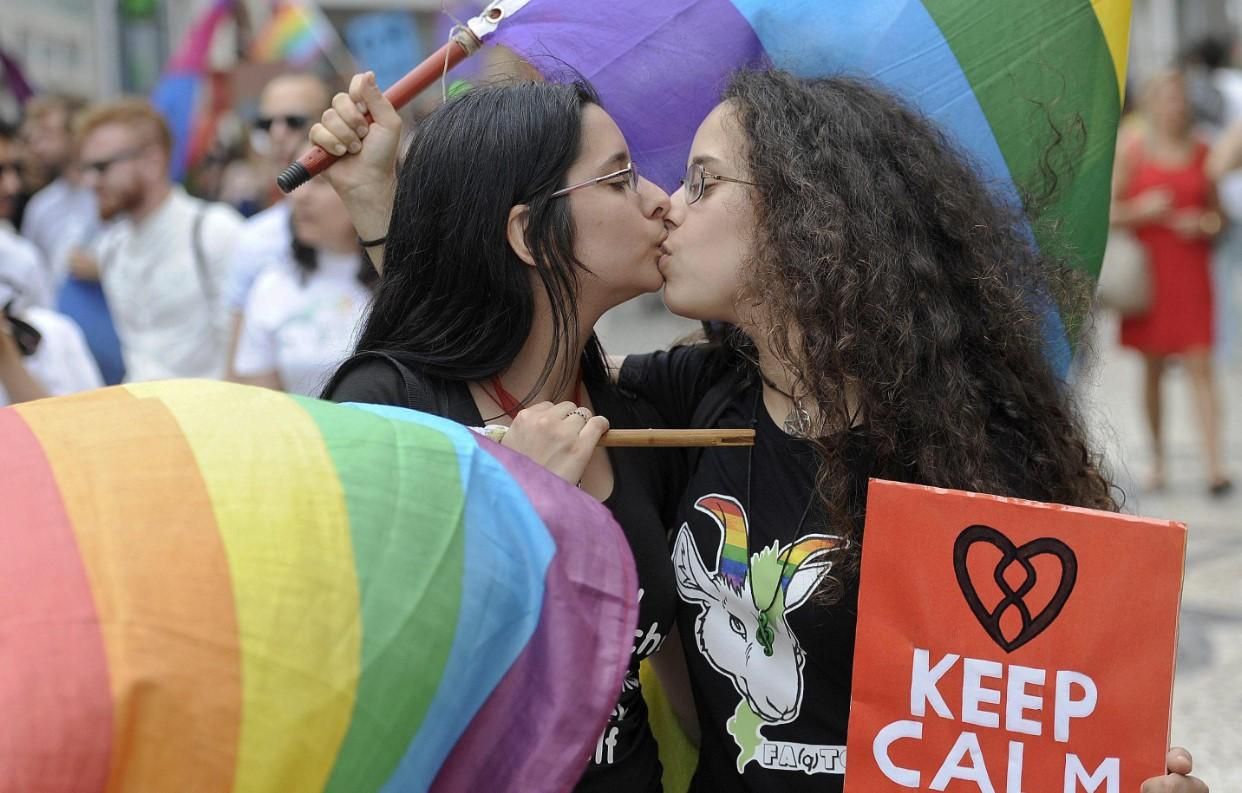 Еще одна страна узаконила однополые браки Еще одна страна узаконила однополые браки