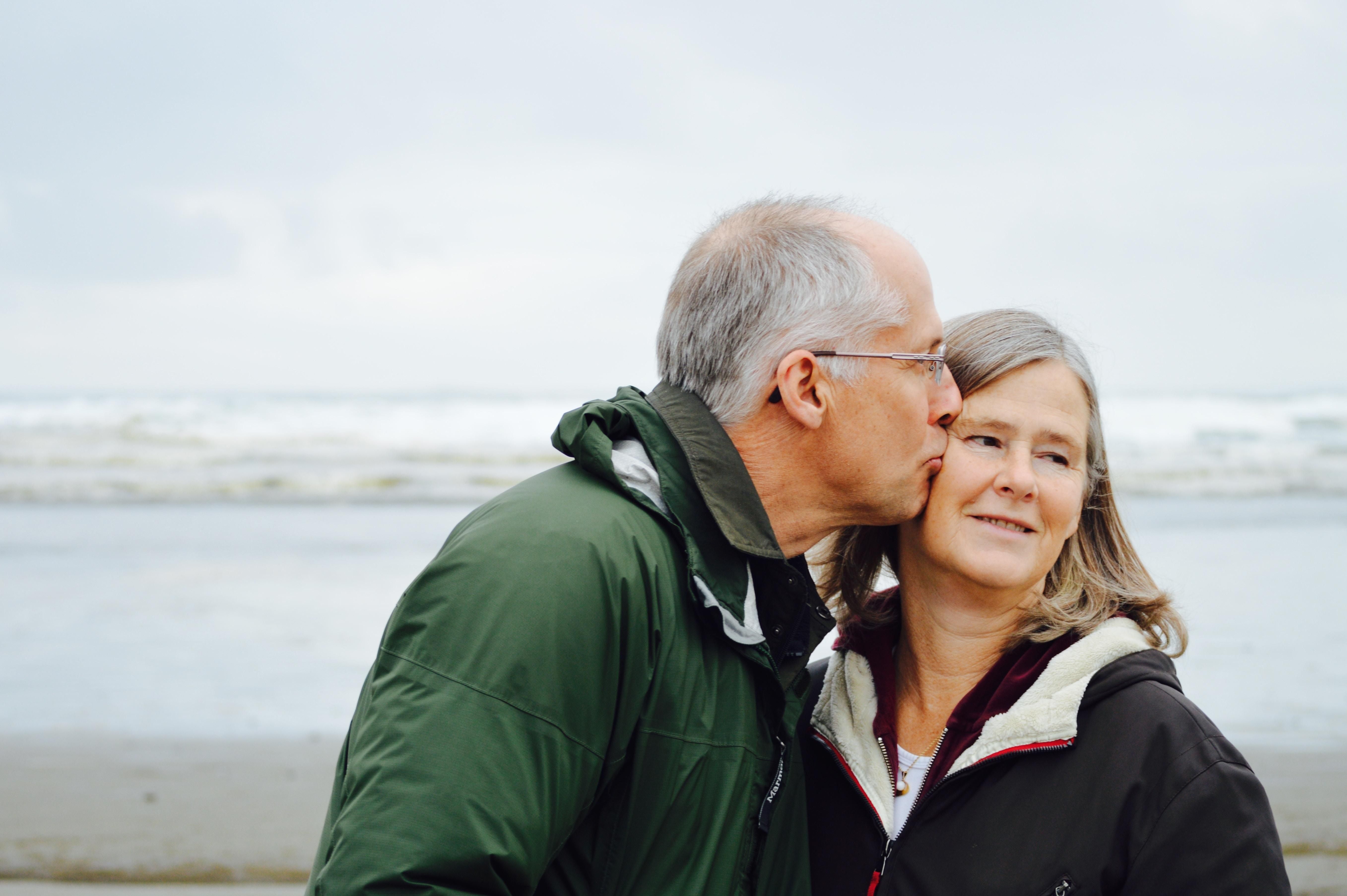 Пары, которые прожили вместе 50 лет, поделились секретами длительных отношений: 6 правил