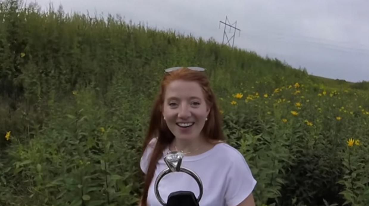 Пропозиція з космосу: чоловік запустив обручку на висоту 27 тисяч метрів – неймовірне відео Пропозиція з космосу: чоловік запустив обручку на висоту 27 тисяч метрів – неймовірне відео