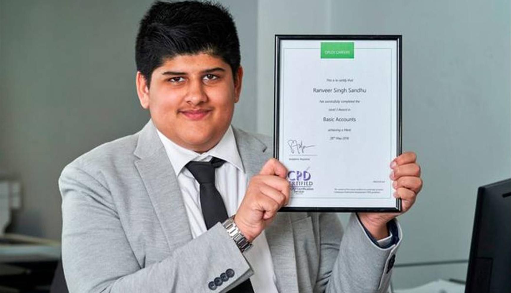 Як 15-річний хлопець став наймолодшим бухгалтером Великої Британії та відкрив свій бізнес