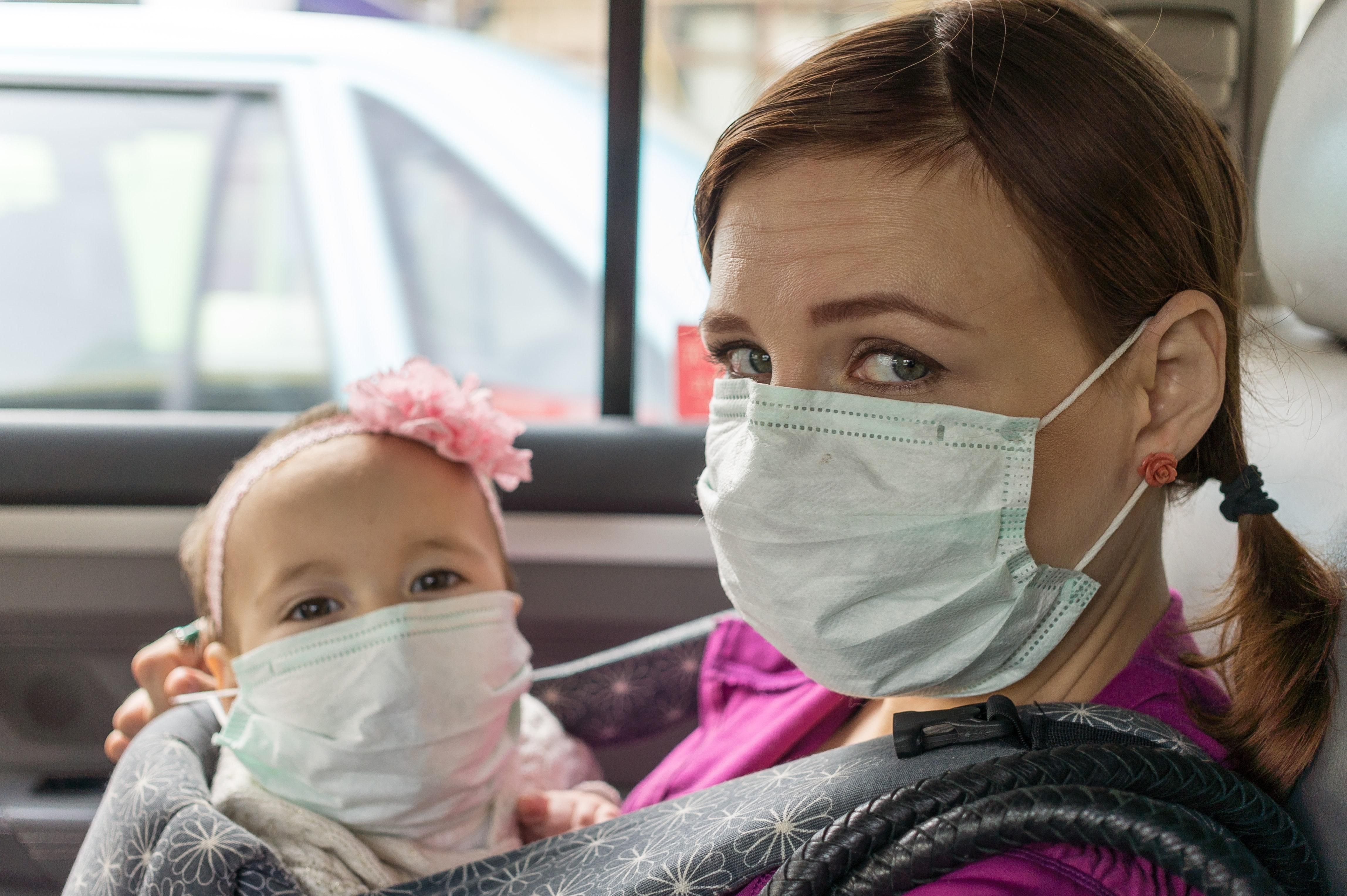 Чи повинні діти носити маски під час пандемії COVID-19