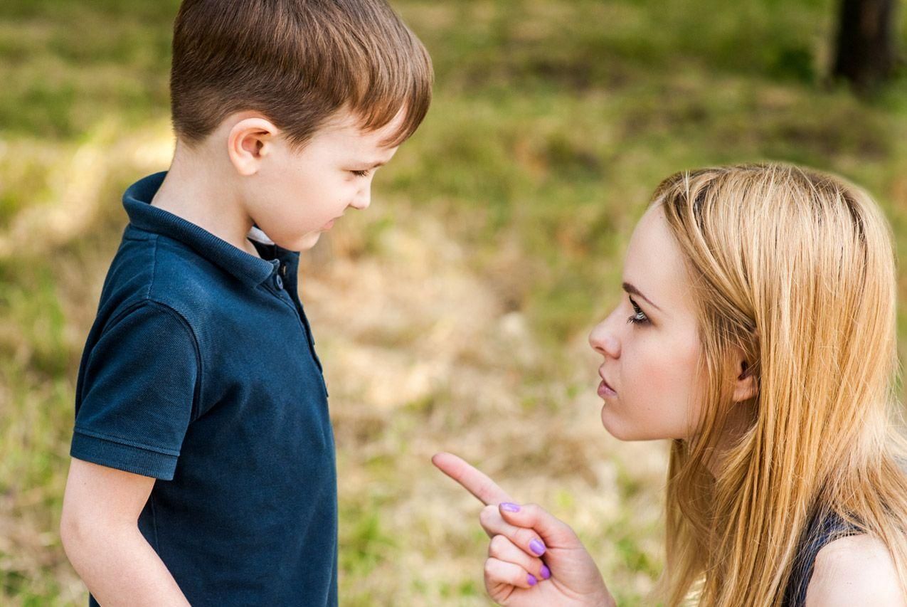 Как правильно делать замечания ребенку: ответ психолога