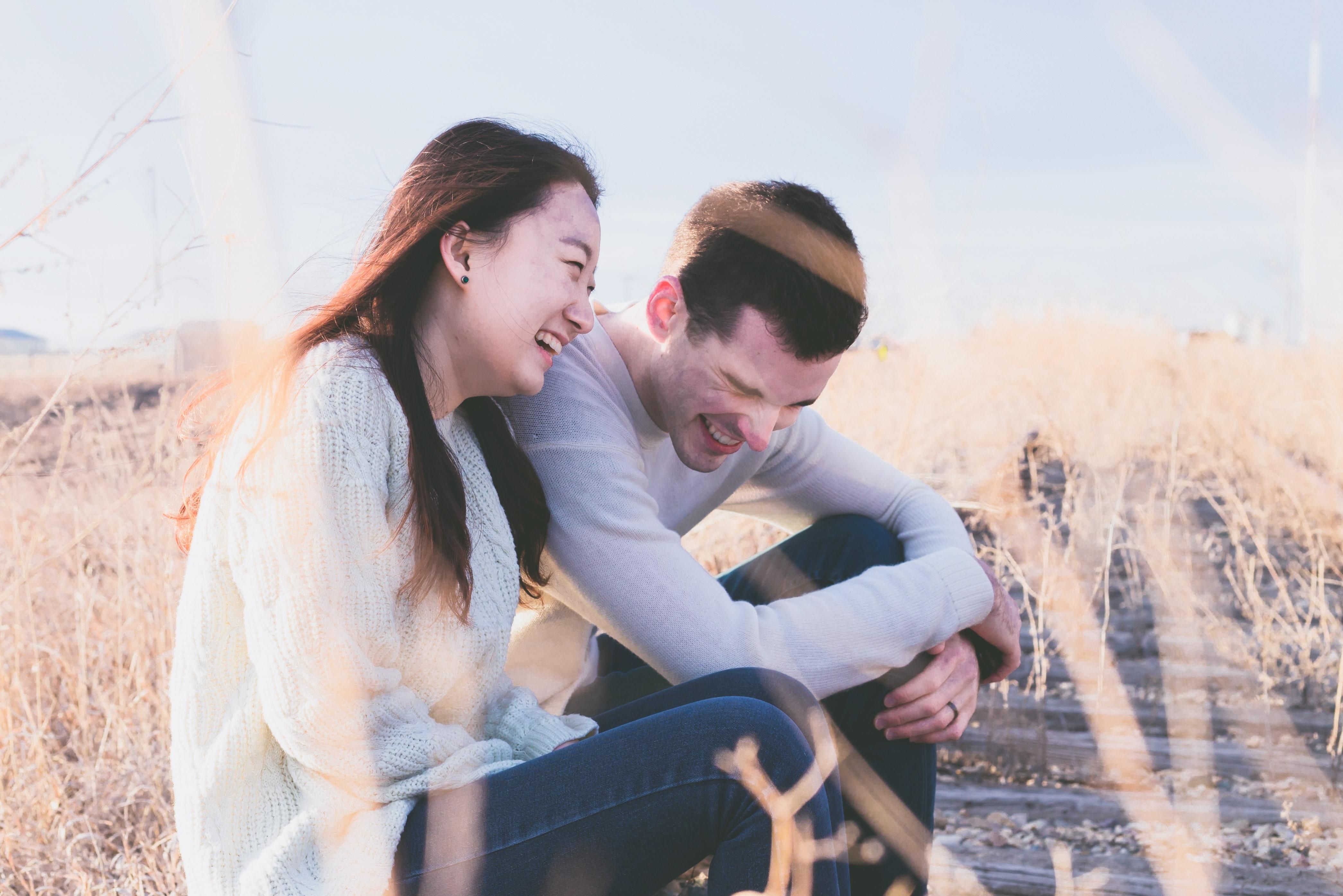 Від знайомства до спільного життя: 11 стадій у стосунках, які проходять всі пари