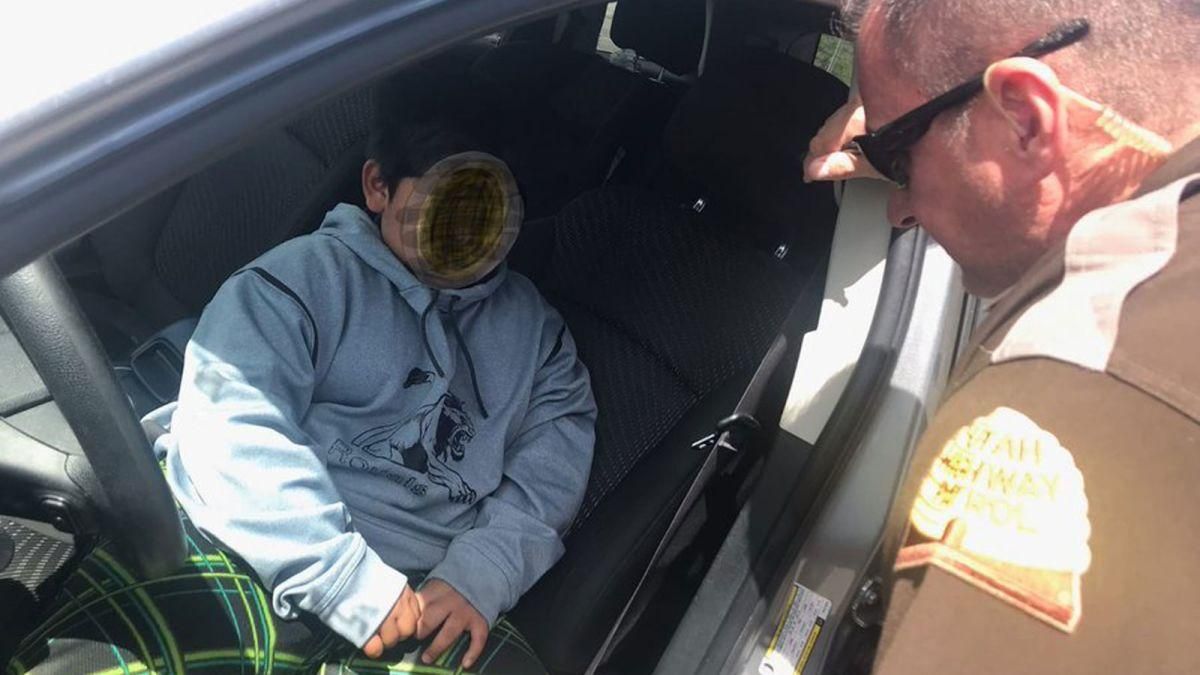 5-летнего мальчика поймали за рулем авто, когда он ехал покупать себе машину за три доллара