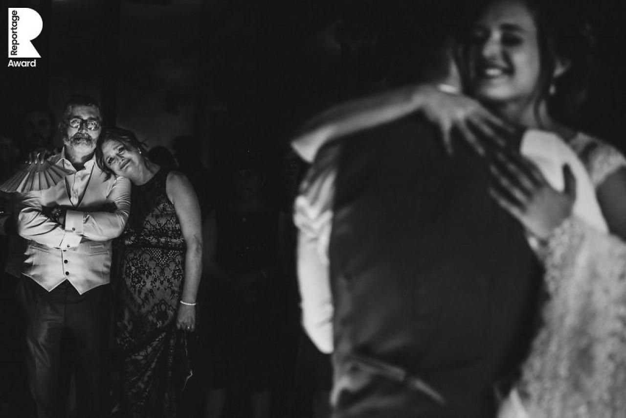 20 весільних фотографій, які показують щирі емоції наречених та гостей