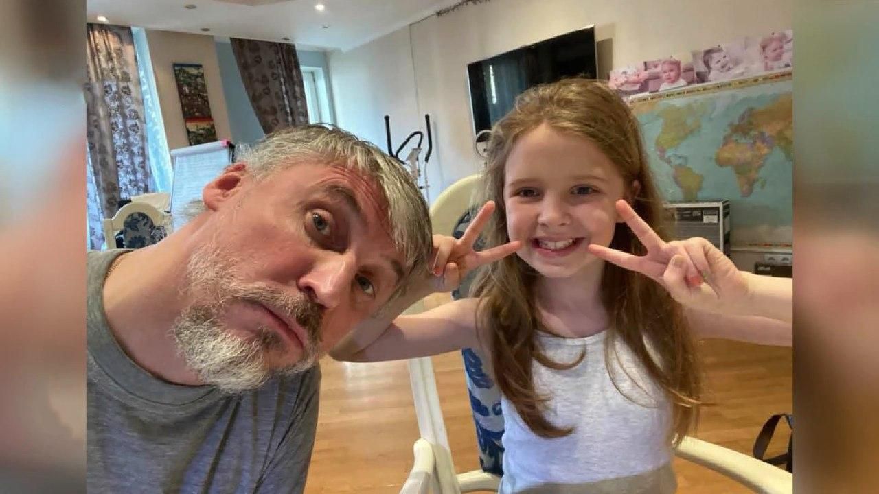 День батька 2020: про батька, який самостійно виховує дочку День батька 2020: про батька, який самостійно виховує дочку