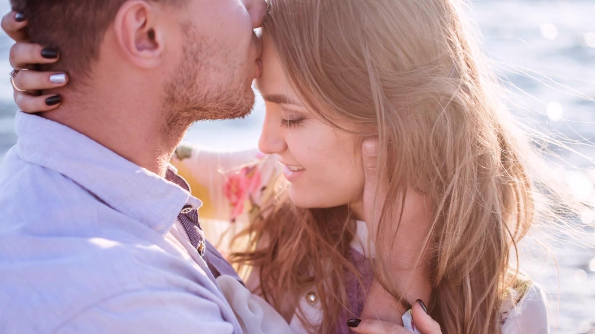 7 ознак того, що ваш чоловік щасливий у шлюбі з вами
