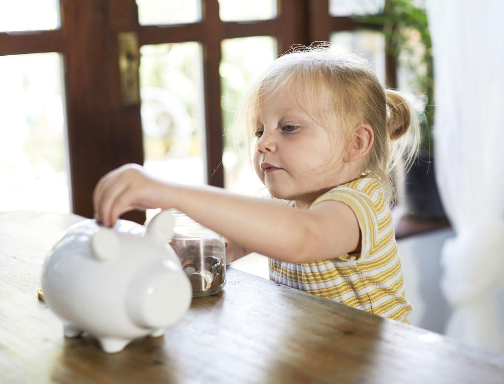 Как говорить с ребенком о деньгах: советы и ошибки родителей