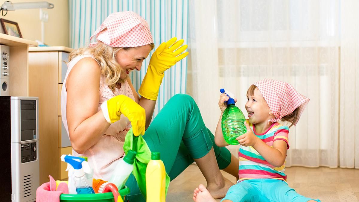 Как научить детей помогать по дому: интересные советы