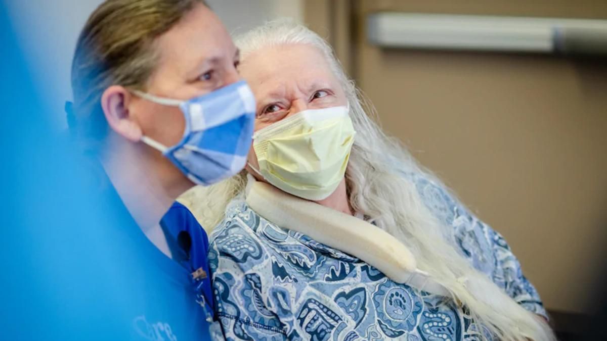 Коронавирус объединил сестер, которые искали друг друга 50 лет: трогательная история Коронавирус объединил сестер, которые искали друг друга 50 лет: трогательная история