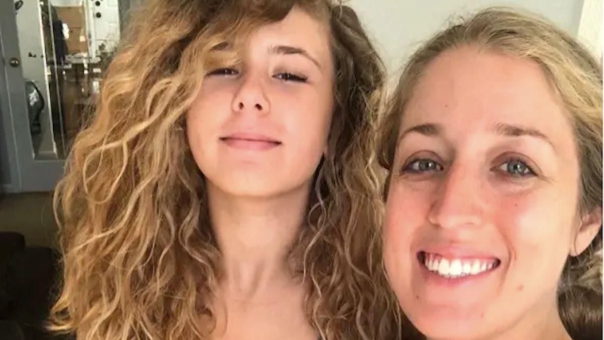 Вагітна у 17 років: реакція мами на новину про особливий стан доньки варта аплодисментів Вагітна у 17 років: реакція мами на новину про особливий стан доньки варта аплодисментів