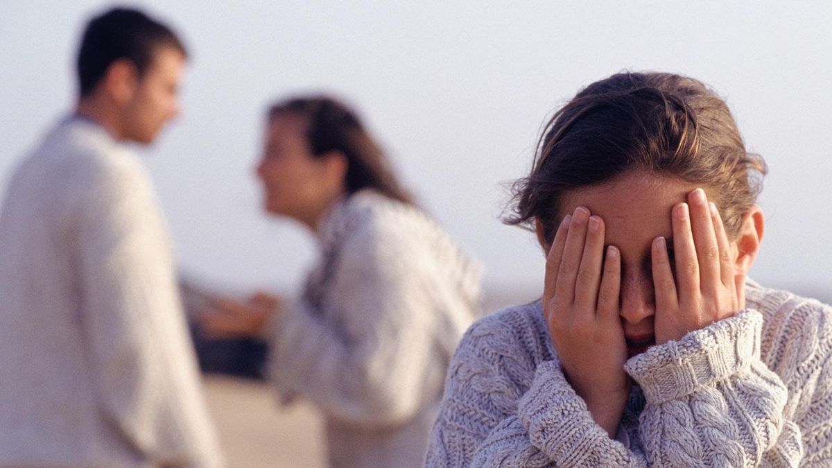 Страх перед п'яним батьком — паралізуючий, тваринний: що відчувають діти у сім'ях алкоголіків