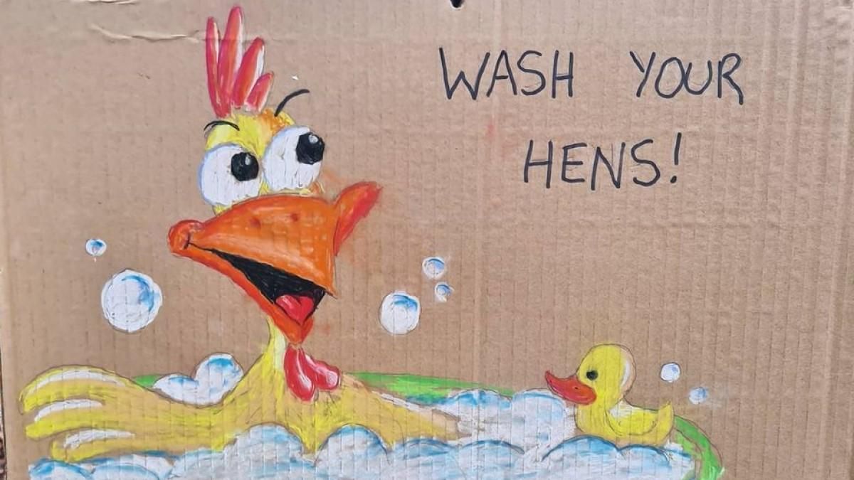 Забавные мемы на свертках для бутербродов: как папа сделал своих детей популярными в школе Забавные мемы на свертках для бутербродов: как папа сделал своих детей популярными в школе