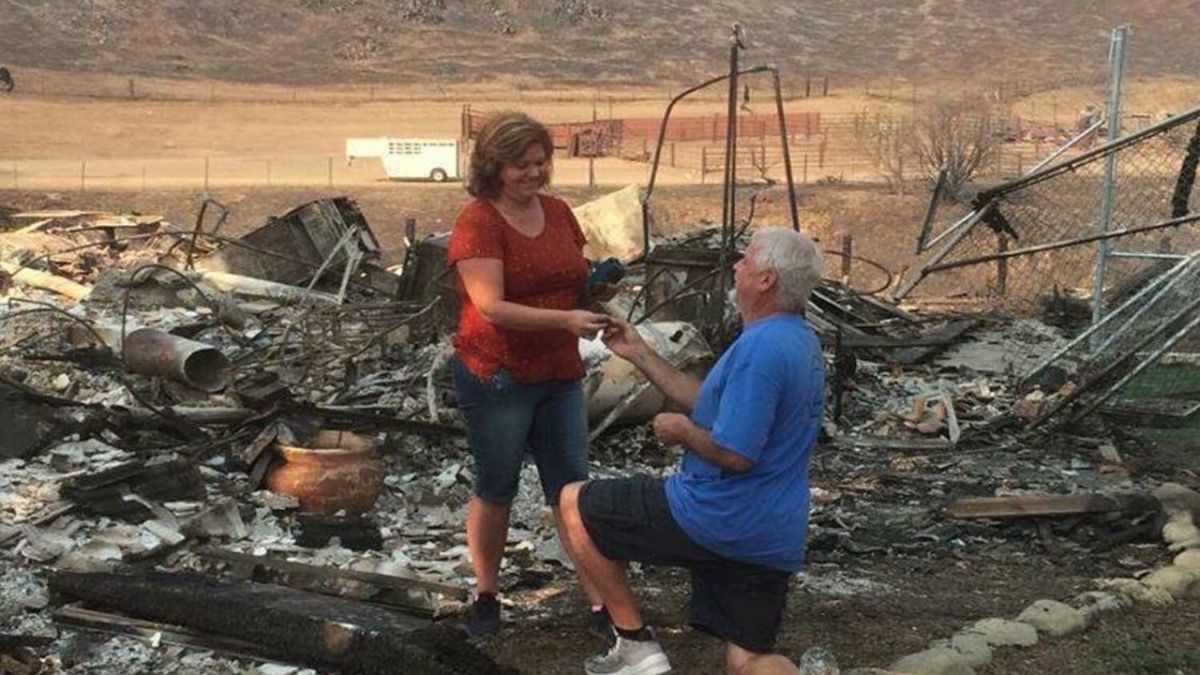 Дом супругов сгорел во время пожара: какие особые вещи уцелели