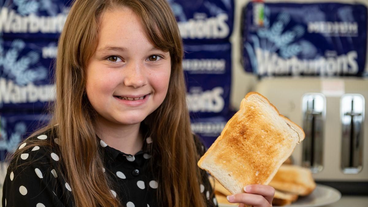 Дівчинка 8 років їла тільки підсмажений хліб: як тепер виглядає школярка