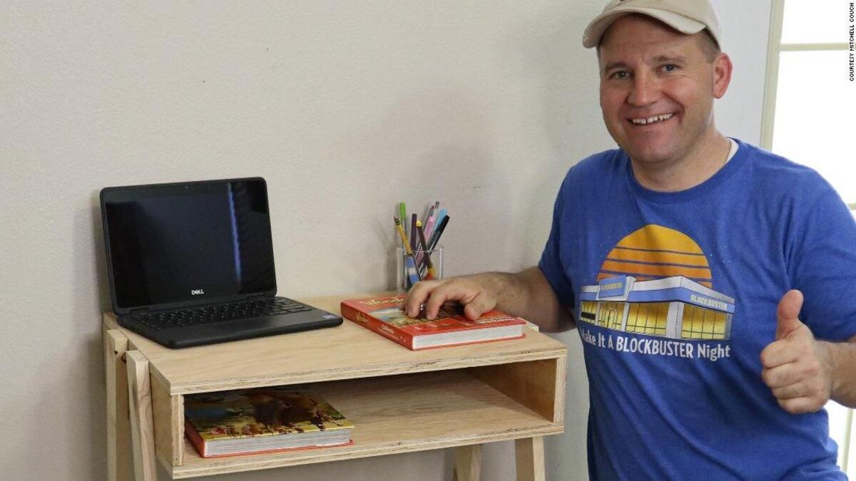 Митчелл Кауч: парта для дистанционного обучения Митчелл Кауч: парта для дистанционного обучения