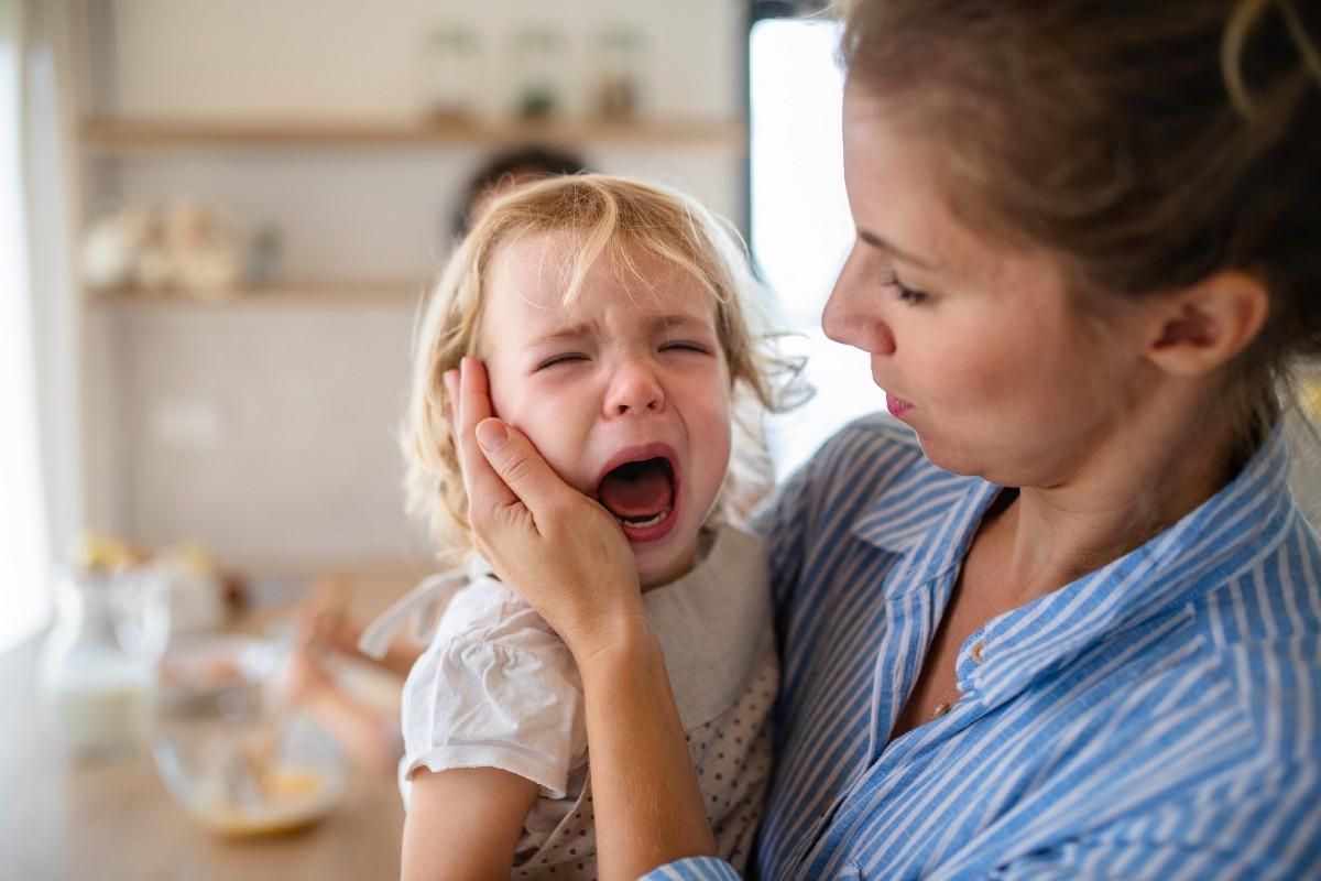 Какие действия родителей провоцируют детские истерики: объяснение психолога