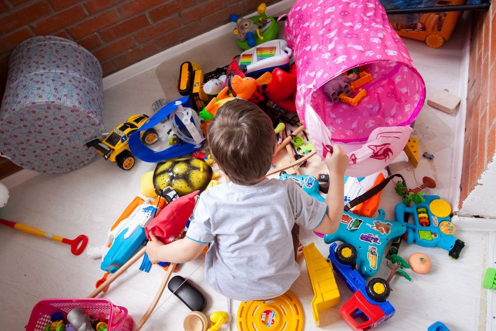 Дитячі іграшки: практичні поради для мам