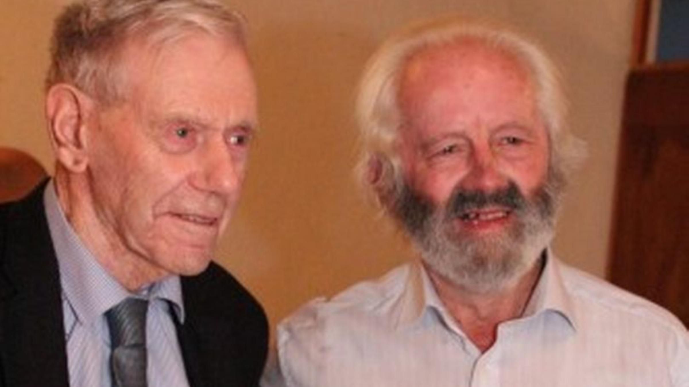 Мик Бурк 70 лет посещал фестиваль одиноких сердец Мик Бурк 70 лет посещал фестиваль одиноких сердец