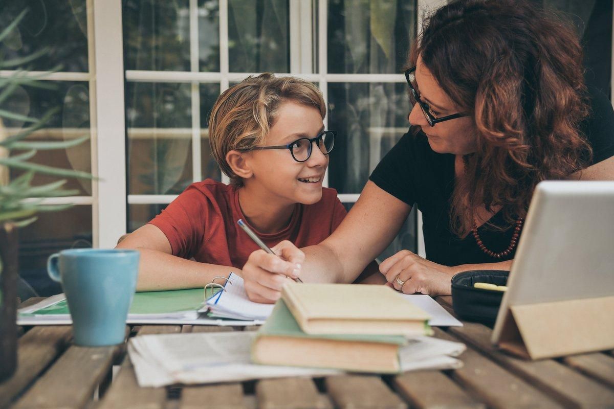 Навчання вдома: як батькам правильно займатися освітою дітей