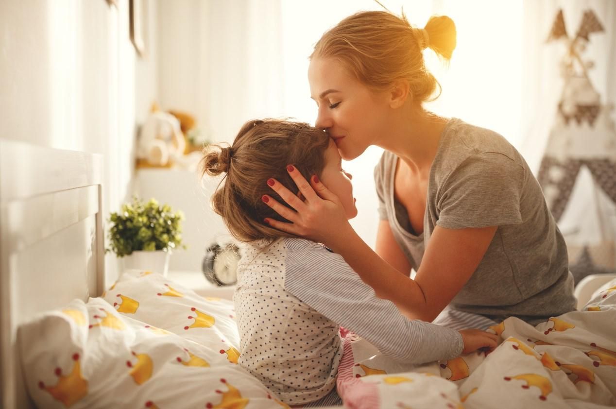 Що донька має почути від матері: 10 фраз, які допоможуть їй у житті