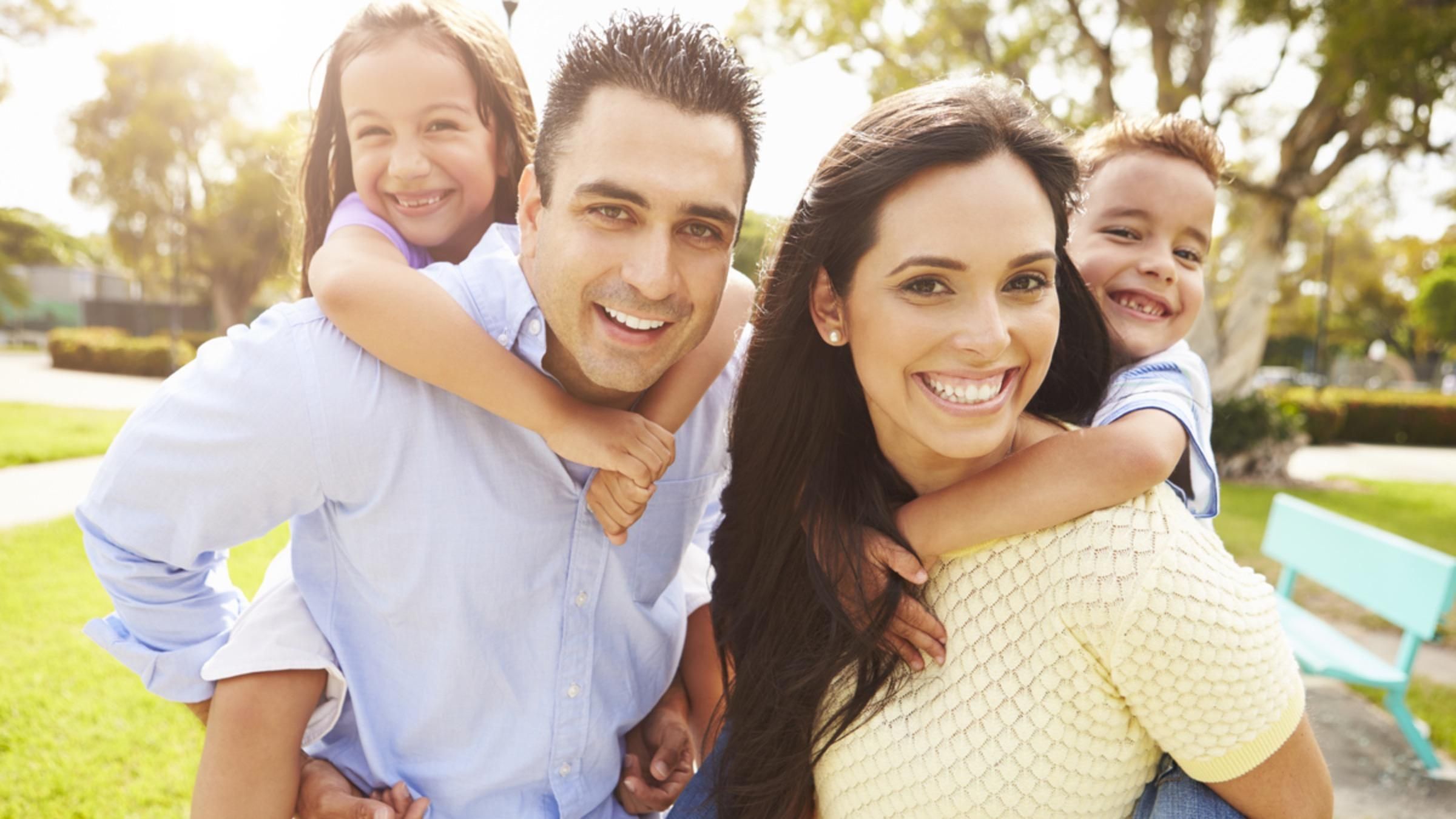 Как укрепить отношения в семье: 5 целей современных родителей