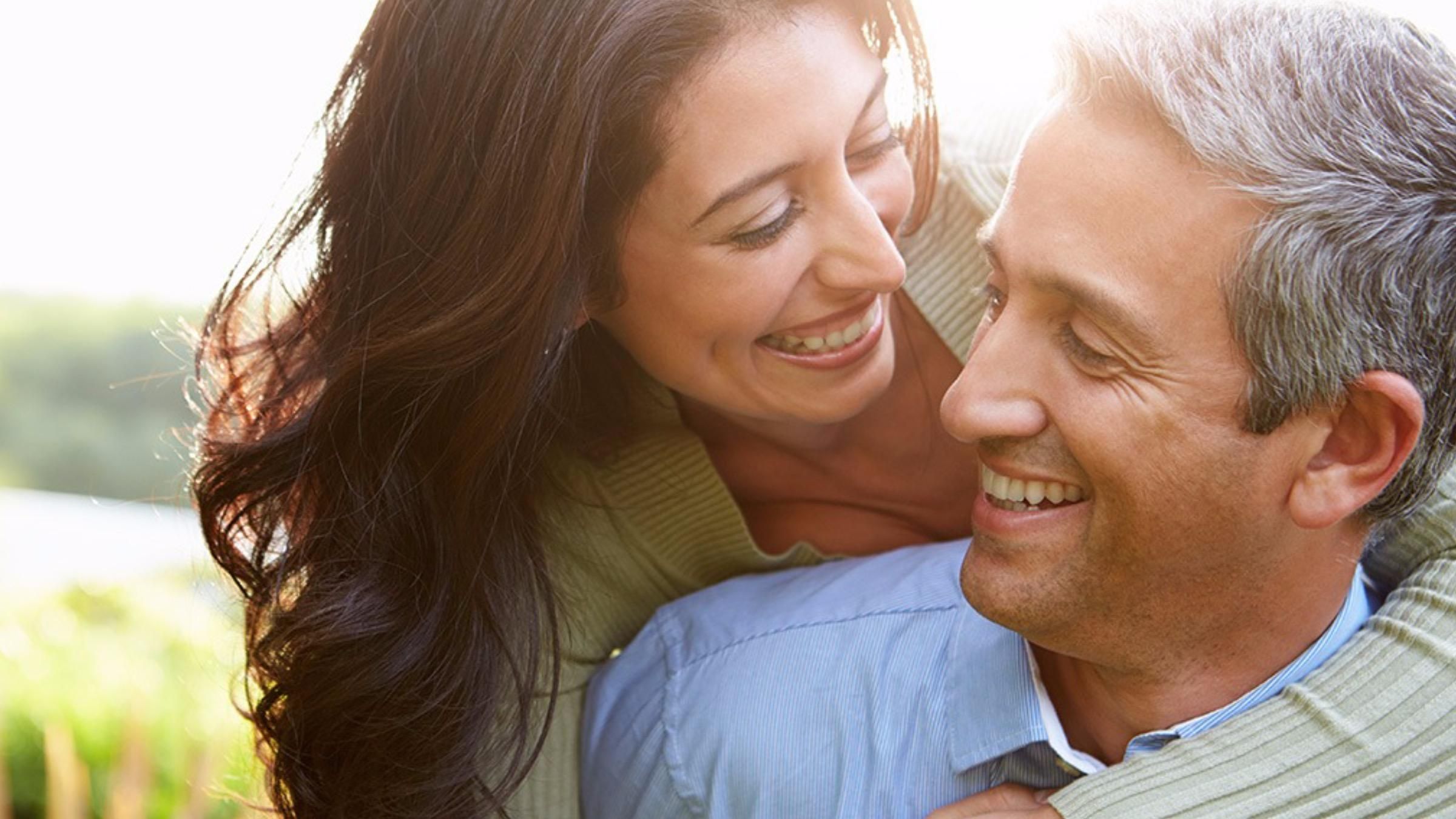 Стосунки з розлученим чоловіком: які 6 правил варто пам'ятати Стосунки з розлученим чоловіком: які 6 правил варто пам'ятати