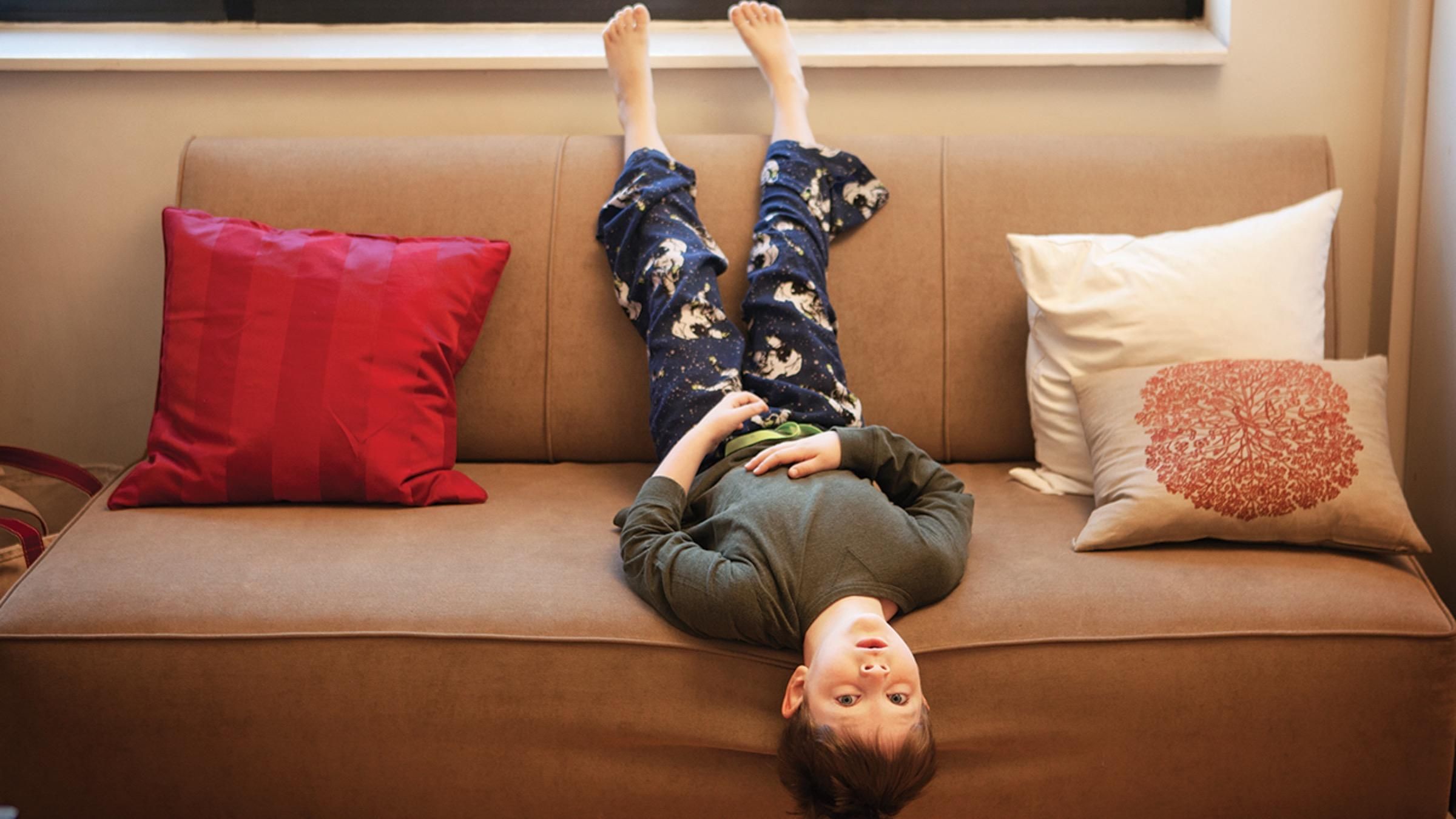 Почему детям важно иметь время на скукоту: объяснение ученых