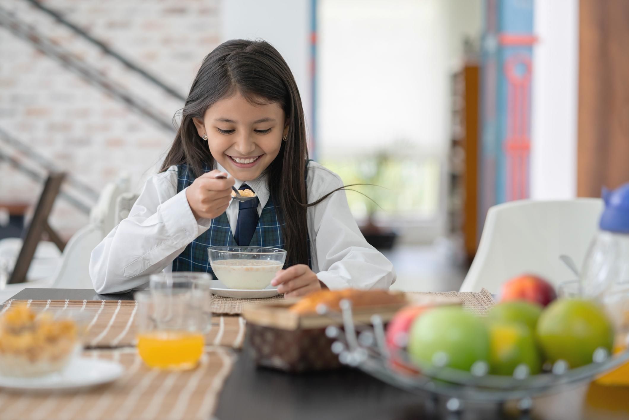 Сніданок може покращити успішність дитини в школі: дослідження