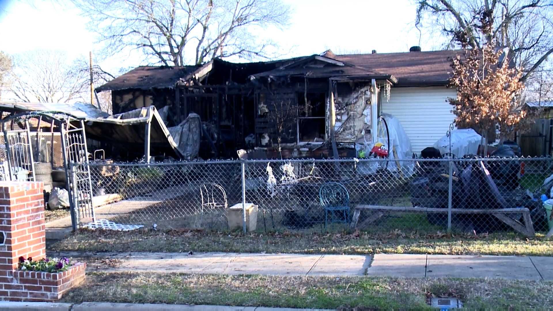 17-летняя американка спасла из пожара родителей, больных COVID-19 17-летняя американка спасла из пожара родителей, больных COVID-19