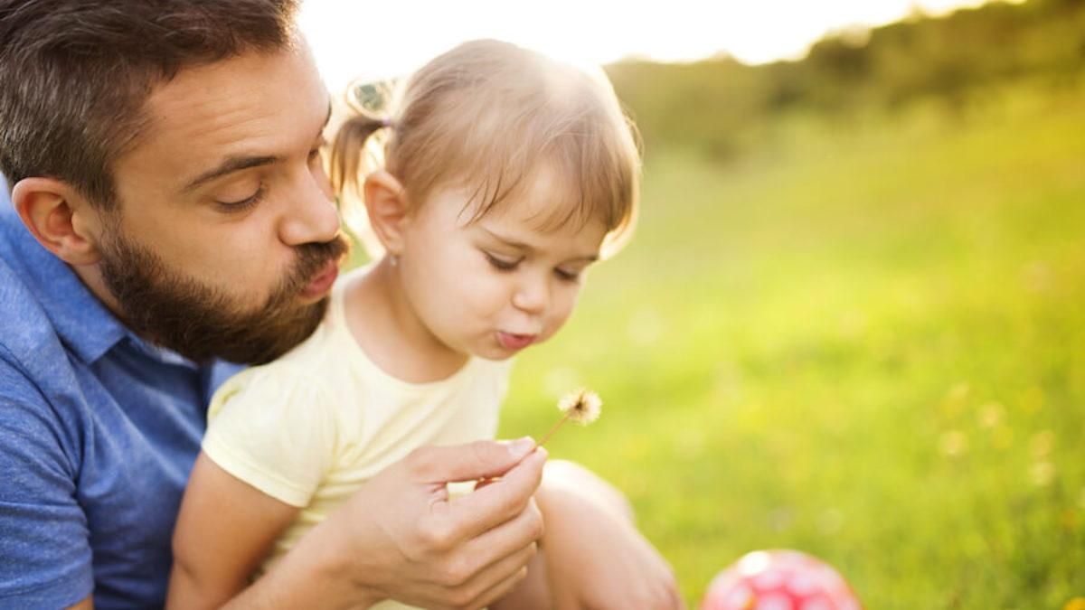 Роль батька в житті дитини: чому уникає спілкування з малюком