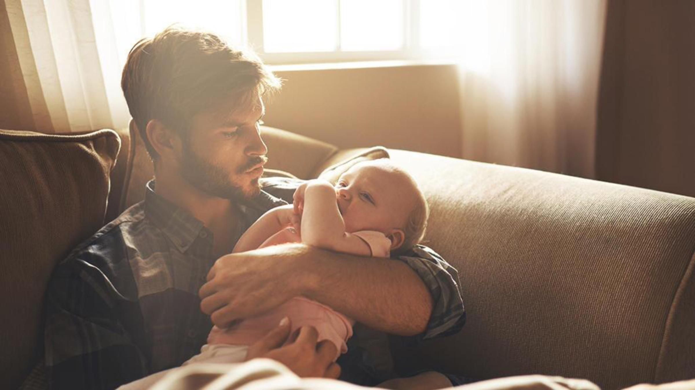 Післяпологова депресія у чоловіків: чому виникає та як побороти Післяпологова депресія у чоловіків: чому виникає та як побороти