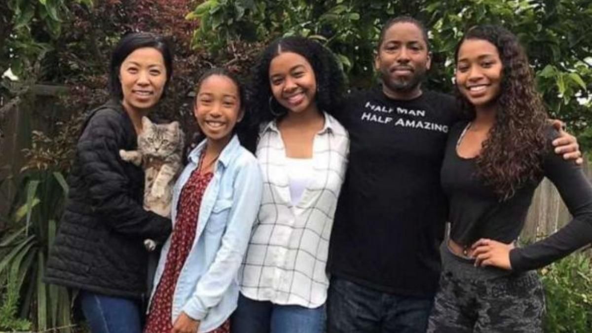 Сестры сказали отчиму, что взяли его фамилию: реакция мужчины Сестры сказали отчиму, что взяли его фамилию: реакция мужчины