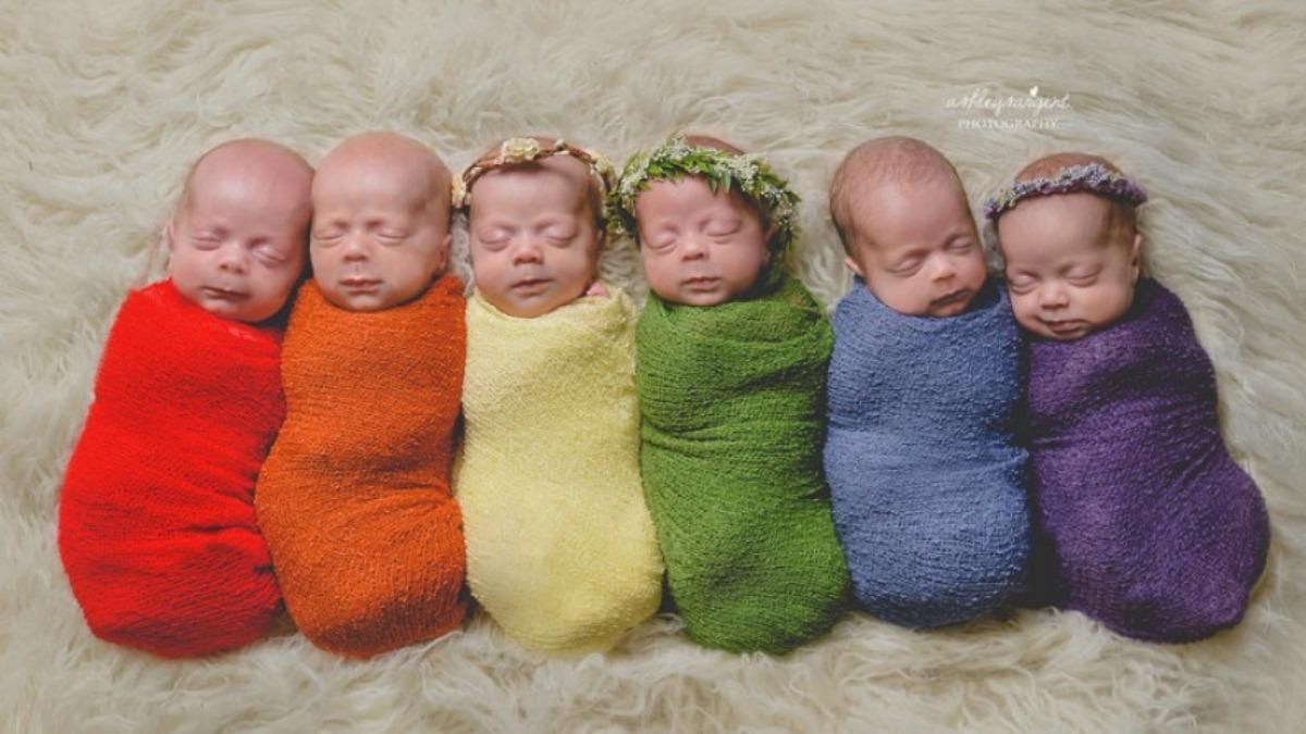 Вагітна 6 дітьми: вражаюча фотосесія малюків після народження Вагітна 6 дітьми: вражаюча фотосесія малюків після народження