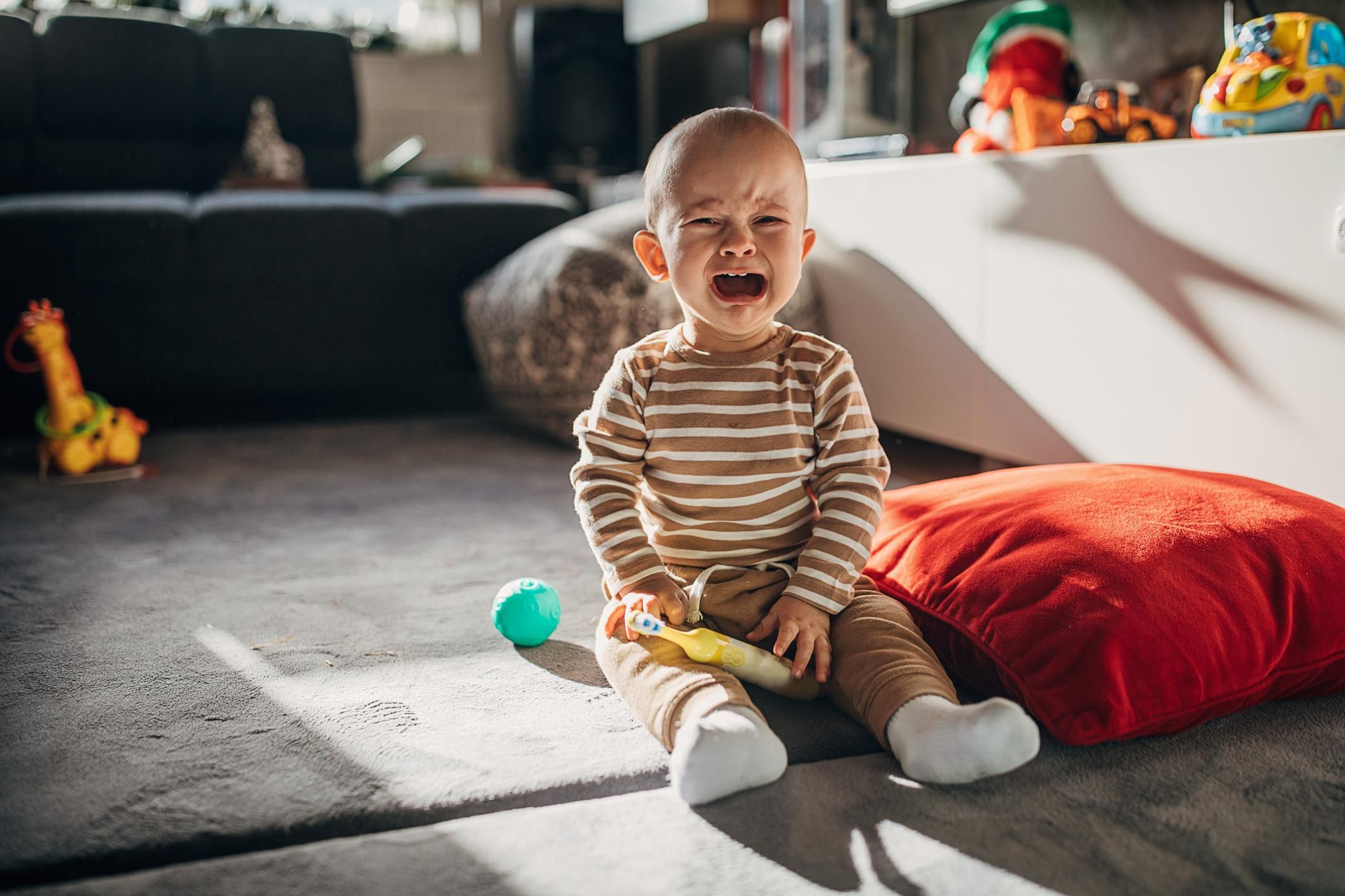 Дитині набридли іграшки: альтернативні методи, щоб розважити малюка