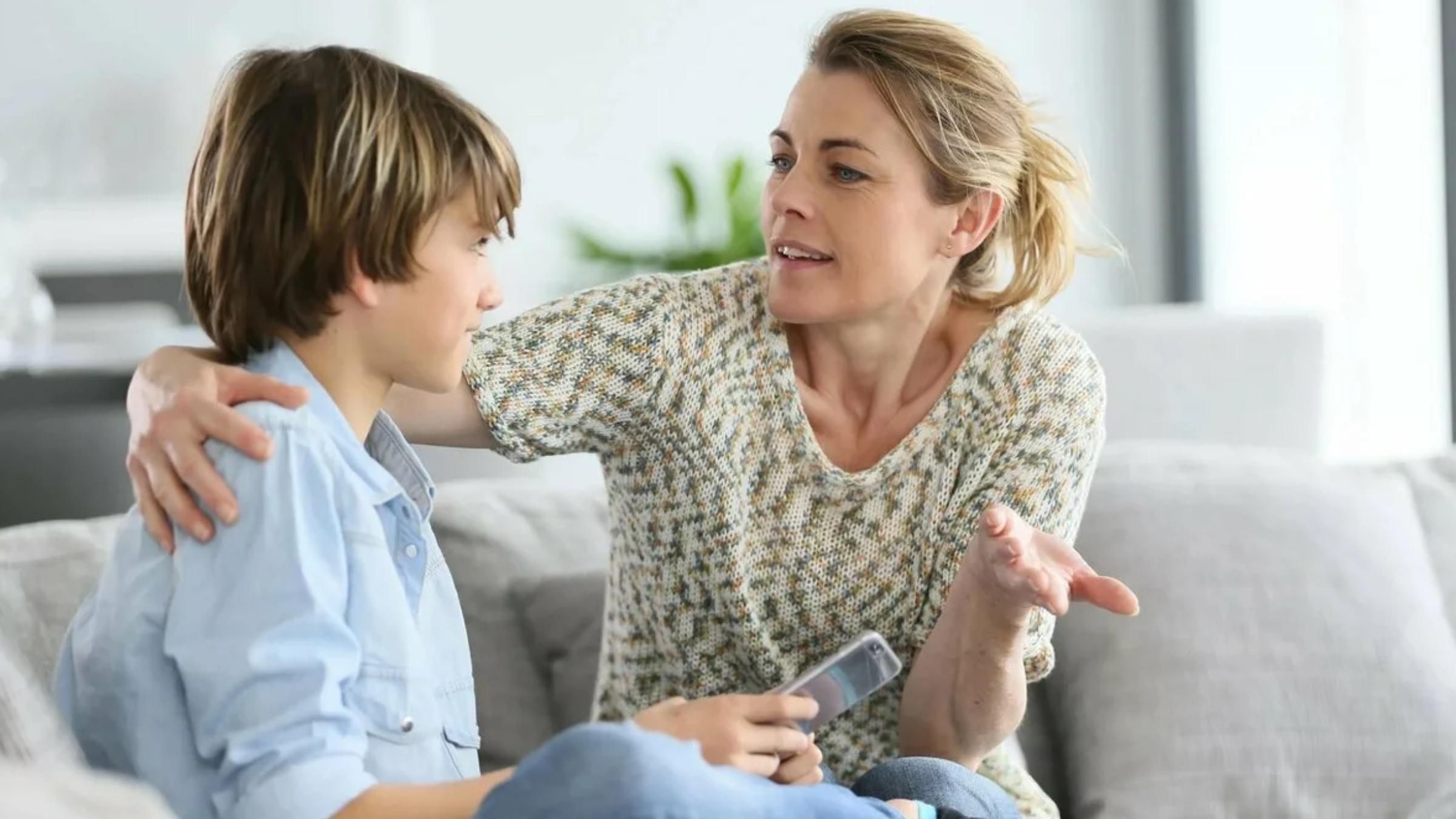 Що батькам потрібно обговорювати з дитиною щодня: 4 важливі теми