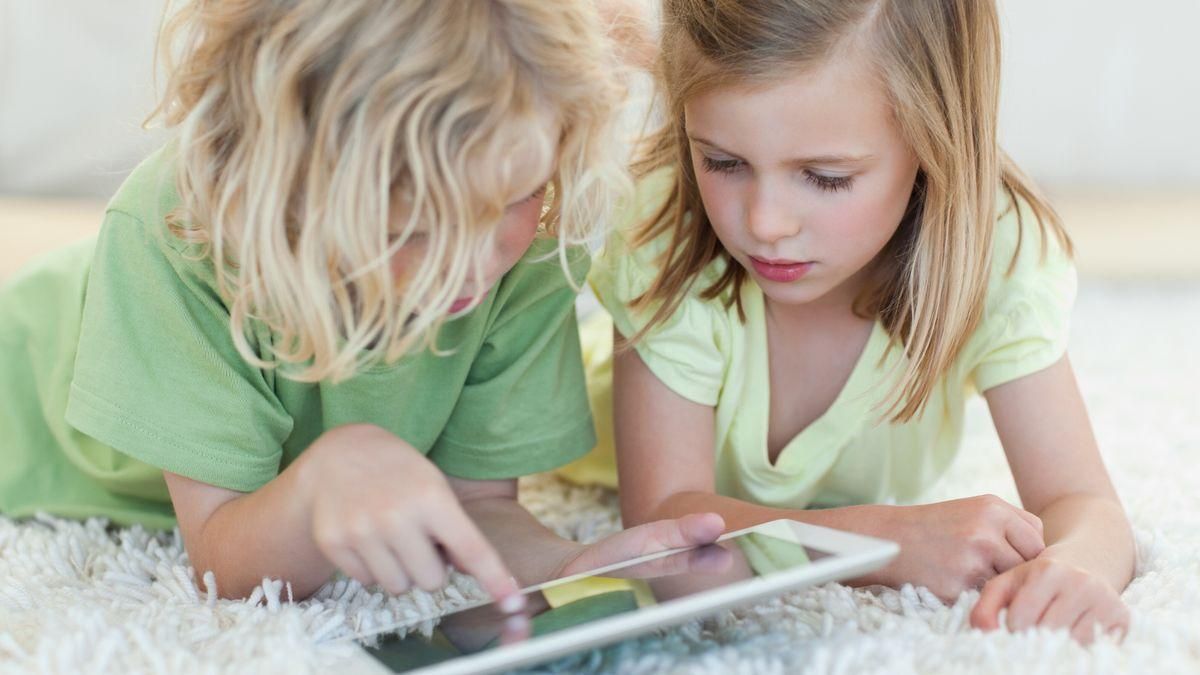 Почему скука полезнее для детей, чем смартфон