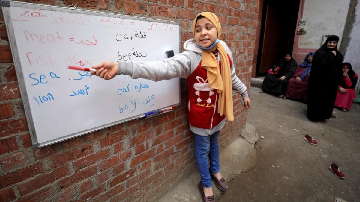 12-летняя девочка стала учительницей для детей во время COVID-19 12-летняя девочка стала учительницей для детей во время COVID-19