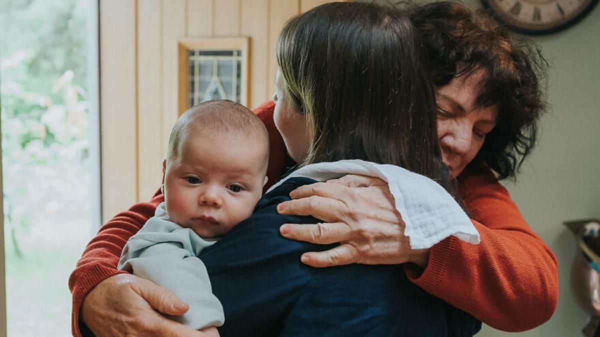 Первая встреча малышей с большой семьей - фото Первая встреча малышей с большой семьей - фото