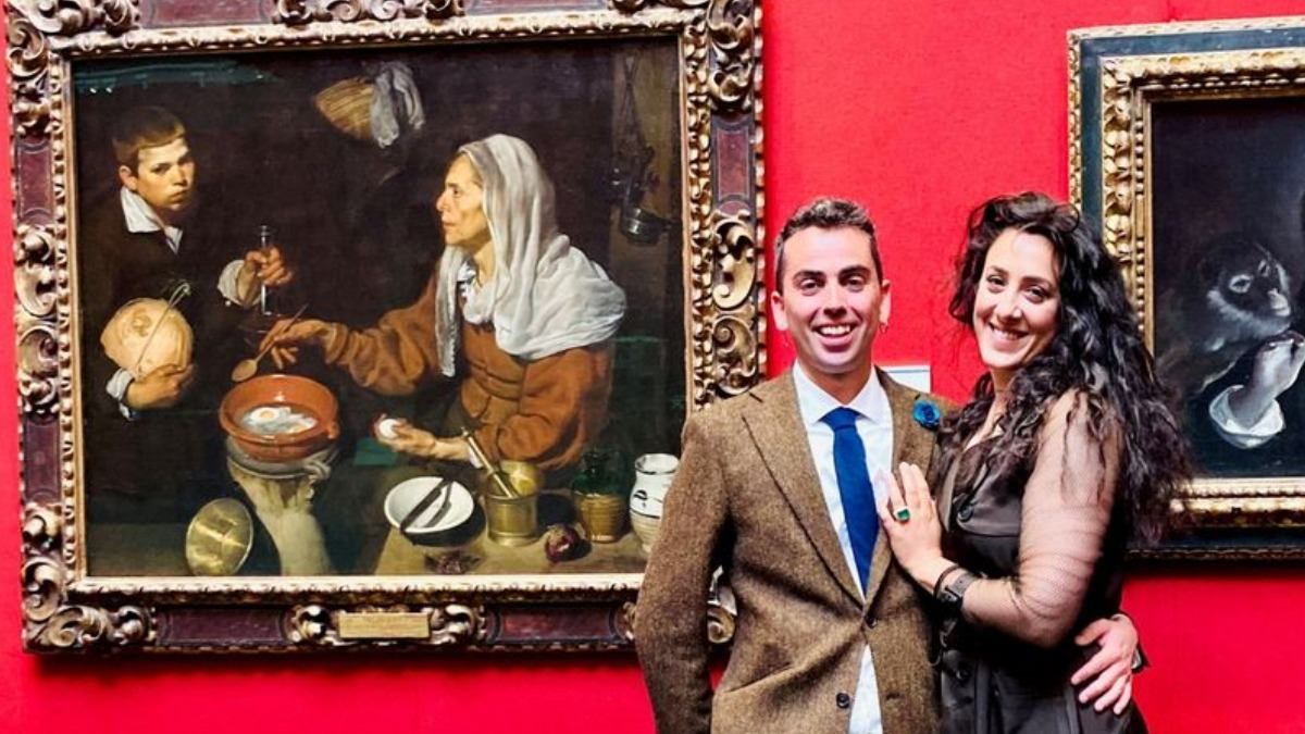 В галереї чоловік замінив анотацію до картини на історію їх кохання В галереї чоловік замінив анотацію до картини на історію їх кохання